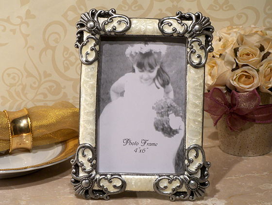 Classic Style Victorian Photo Frame - Click Image to Close