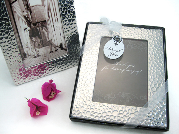 "Picture Elegance" Photo Frame Favour in Brilliant Hammer Finish