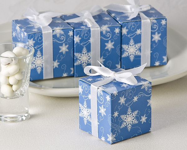 "Winter Wishes" Snowflake Favour Box (24 Pack)