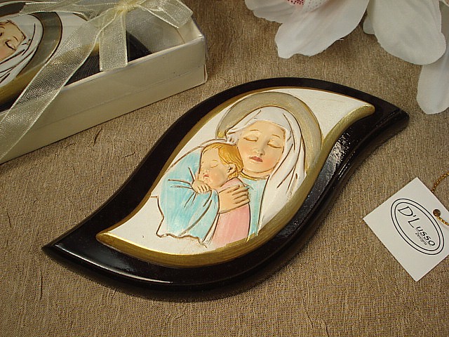 Teardrop Shape Coloured Icon on Wood - Click Image to Close